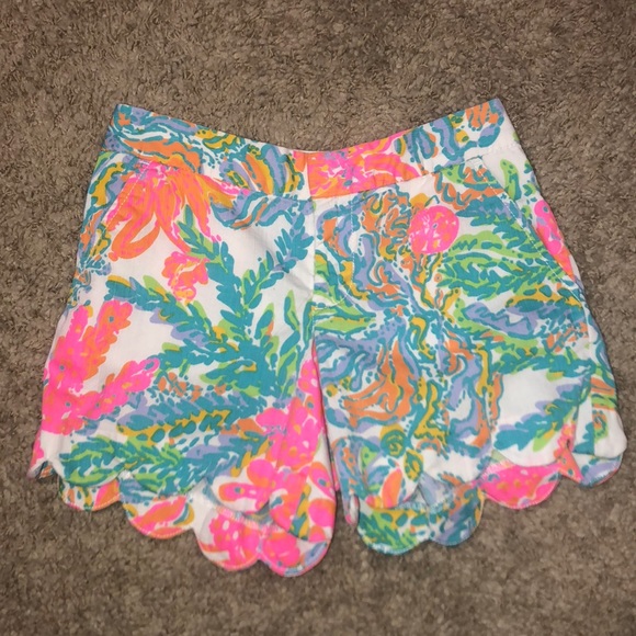 Lilly Pulitzer - Picture 1 of 2